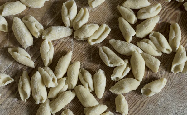 Cavatelli. Hemlagad pasta. Italien — Stockfoto