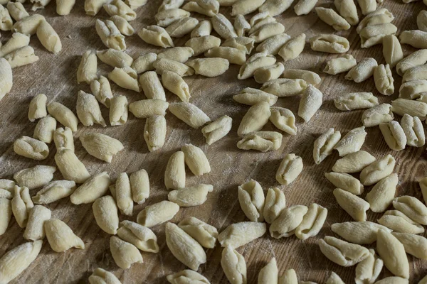 Cavatelli. Domácí těstoviny. Itálie — Stock fotografie