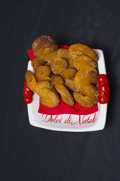 Susamielli. Tatlı traditionale Christnas İtalyanca 
