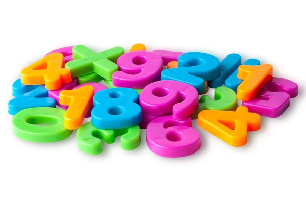 Buzdolabı üzerinde renkli manyetik rakamlar