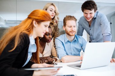 Beyin fırtınası yaratıcı iş adamları