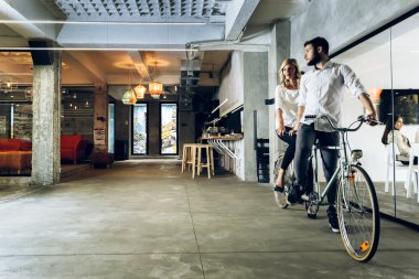 İş hareket, ortaklık