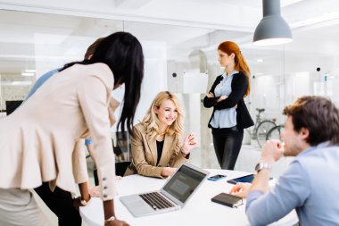 Beyin fırtınası yaratıcı iş adamları