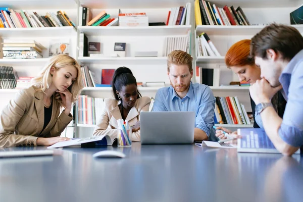 Livsstil för företagare i office — Stockfoto