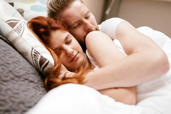 Beautiful couple sleeping — Stock Photo, Image