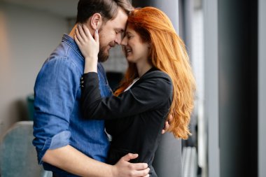 Sarılma güzel Romantik Çift