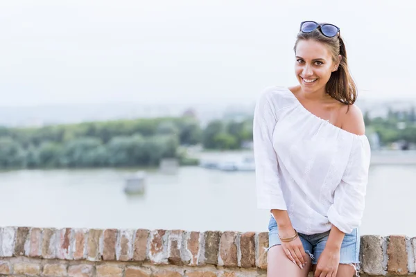 Mulher bonita jovem — Fotografia de Stock