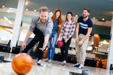 Bowling Club zevk arkadaş