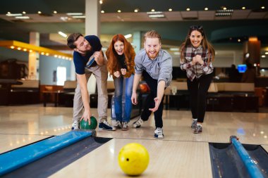Bowling Club zevk arkadaş