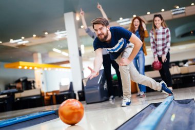 Bowling süre eğleniyor arkadaşlar