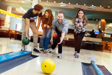Bowling Club zevk arkadaş