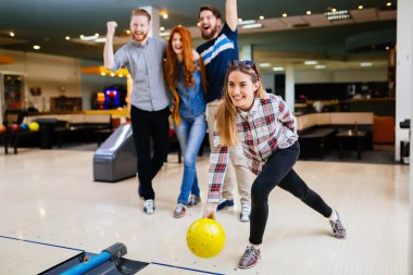 Rekabetçi bowling zevk arkadaş 