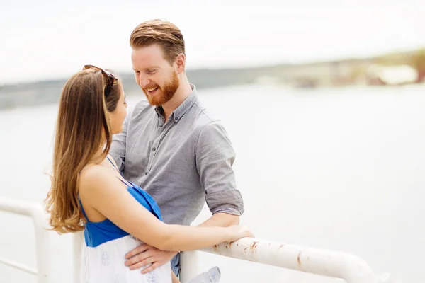 Hermosa pareja enamorada —  Fotos de Stock