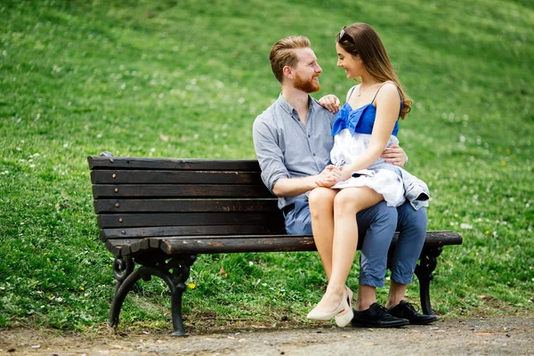 Casal romântico apaixonado — Fotografia de Stock