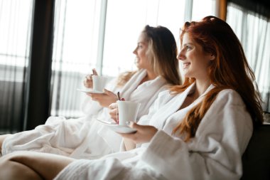 Kadınlar çay keyfi