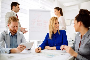 Beyin fırtınası başarılı iş ortakları