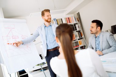 Sunum ve iş adamları tarafından işbirliği