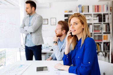Çalışma meşgul Office iş kadını