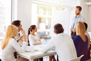 İş planı üzerinde Flipchart açıkladı