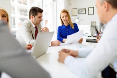 iş toplantısı ve beyin fırtınası