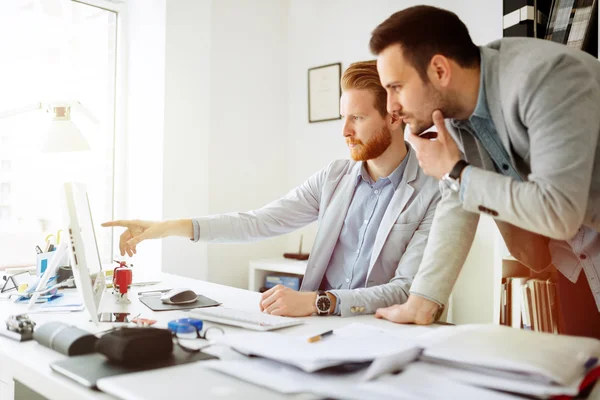 Succeful business partners brainstorming — Stock Photo, Image