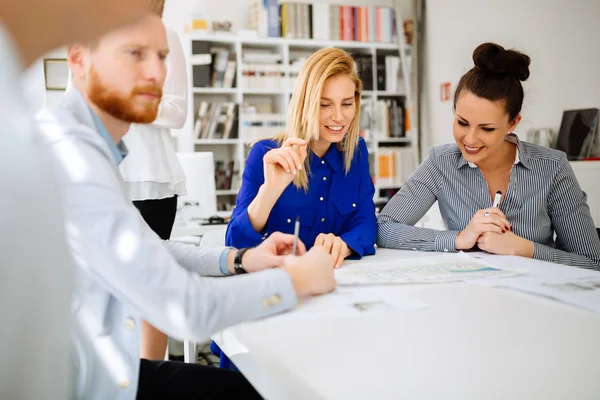 Business people having a board meeting — Stock Photo, Image