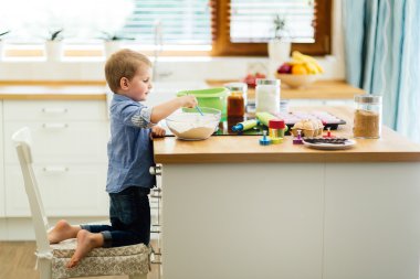 Çok güzel çocuk kurabiye yapma
