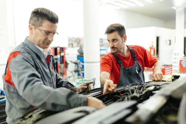 Mecánica del coche de fijación de coche — Foto de Stock