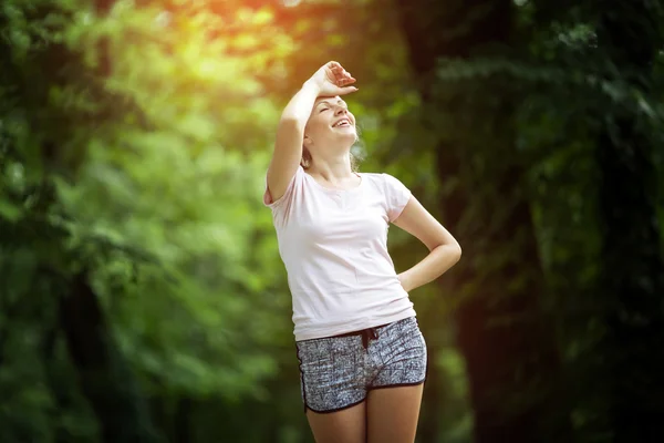 Trött kvinnliga jogger — Stockfoto