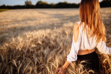 Güzel kız ücretsiz duygu