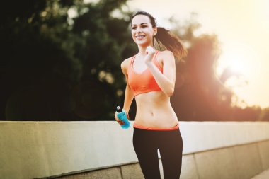 Kararlı kadın egzersiz