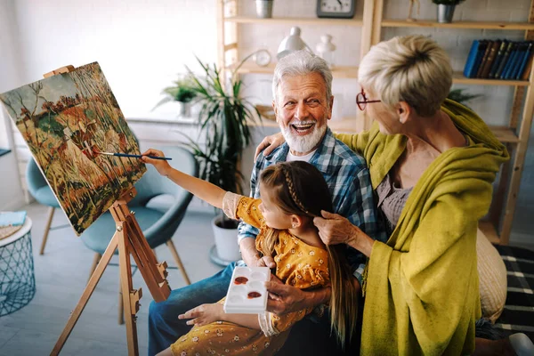 Familie Generation Beziehungen Und Menschen Konzept Glücklich Lächelnde Großeltern Und — Stockfoto