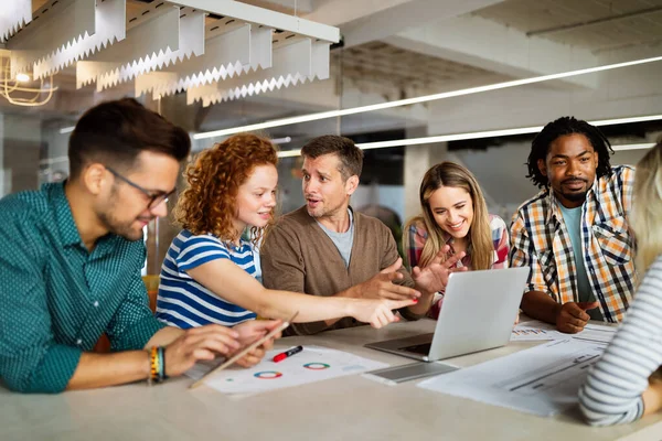 Geschäftsleute Designer Architekten Teamwork Brainstorming Planung Büro Besprechungskonzept — Stockfoto