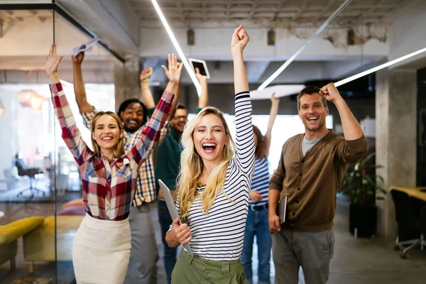 Grupo Exitoso Empresarios Diseñadores Trabajo Oficina — Foto de Stock