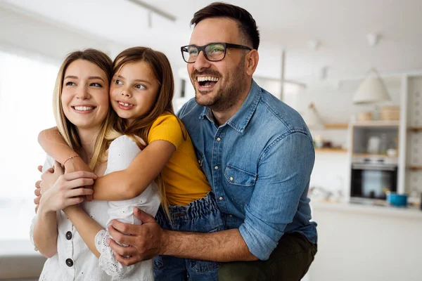 Gelukkige Familie Heeft Plezier Thuis Familie Liefde Kind Geluk Concept — Stockfoto