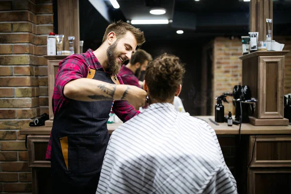 Happy Young Handsome Man Visiting Hairstylist Barber Shop — Stock Photo, Image