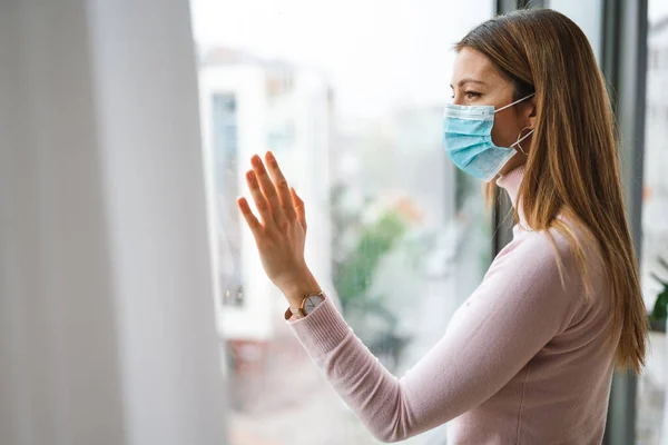 Beautiful Woman Mask Protect Her Coronavirus Quarantine Isolation Stay Home — Stock Photo, Image