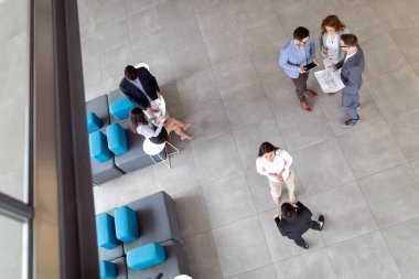 İşbirliği yapan bir grup iş adamı