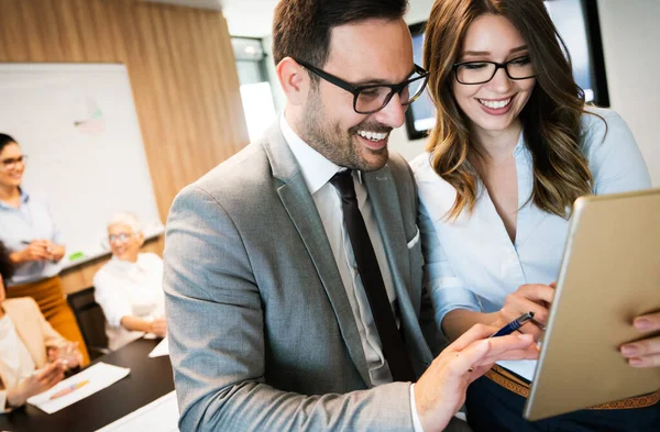 Erfolgreiche Unternehmer Und Geschäftsleute Erreichen Ziele Amt — Stockfoto