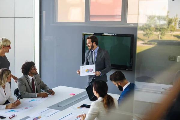 Porträt Eines Erfolgreichen Glücklichen Geschäftsteams Das Büro Zusammenarbeitet — Stockfoto