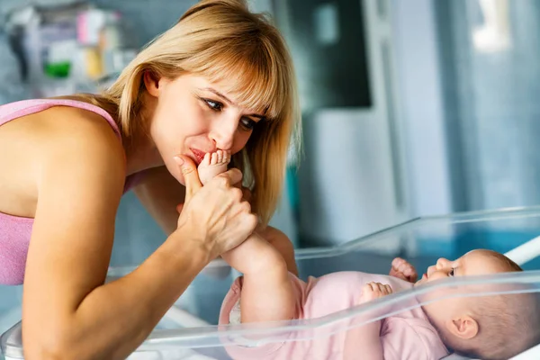 Bebé Mãe Hospital Novo Conceito Vida — Fotografia de Stock