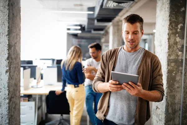 Succesvol Bedrijf Met Gelukkige Medewerkers Collega Modern Kantoor — Stockfoto