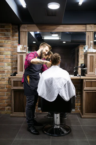 Happy Young Handsome Man Visiting Hairstylist Barber Shop — Stock Photo, Image