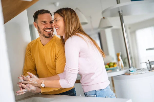 Tvätta Händerna Med Alkohol Gel Eller Antibakteriell Tvål Rengöringsmedel Hygienkonceptet — Stockfoto