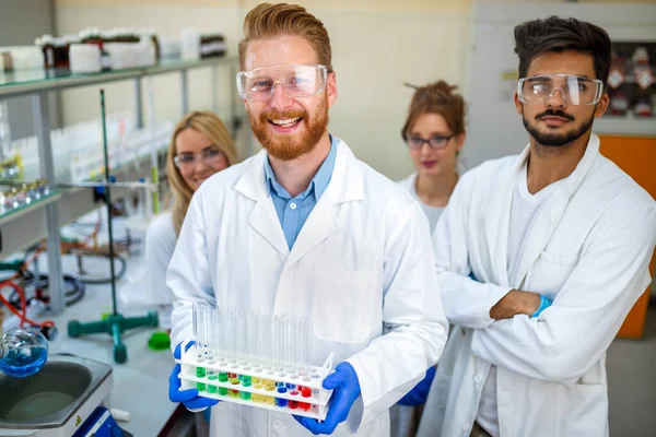 Gruppe Von Medizinern Die Labor Arbeiten Forscherteam Virenmenschen Konzept — Stockfoto