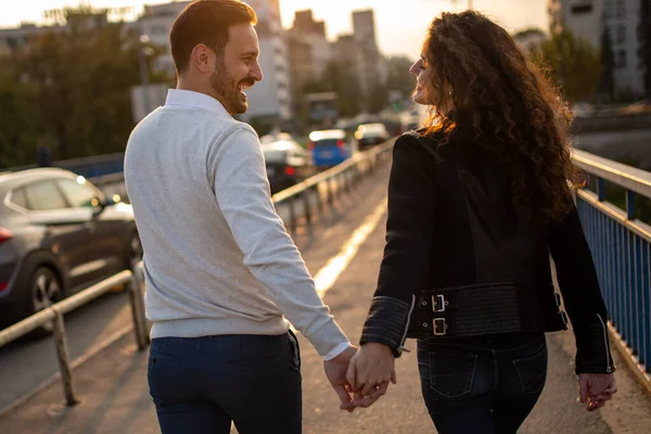 Pareja Feliz Amor Vinculación Viajar Divertirse Juntos Aire Libre — Foto de Stock