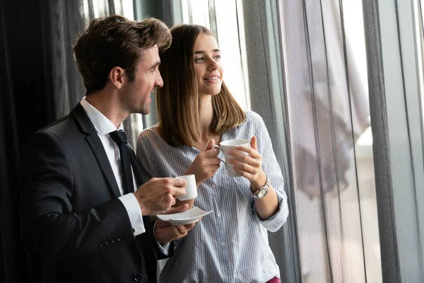 Breng Veel Tijd Samen Door Mooi Jong Stel Praten Met — Stockfoto