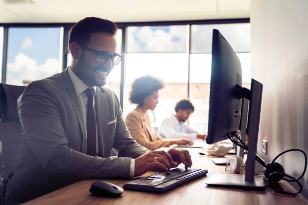 Programmeurs Travaillant Dans Bureau Entreprise Développement Logiciel — Photo