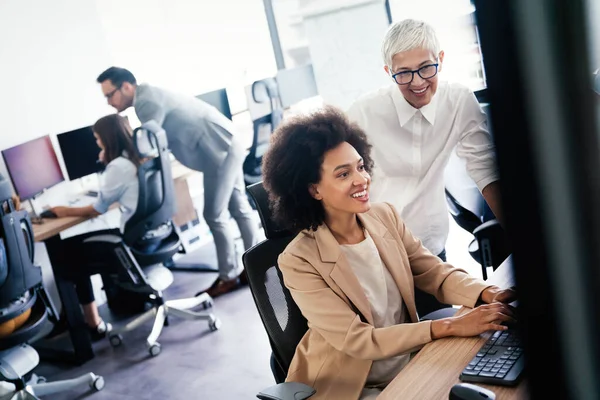 Ingenieros Software Personas Que Trabajan Proyectos Programación Empresa — Foto de Stock