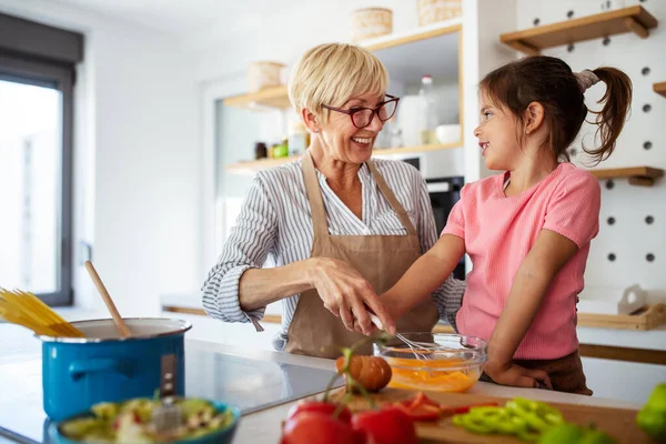 Família Divertido Conceito Geração Amor Avó Neta Estão Cozinhando Cozinha — Fotografia de Stock